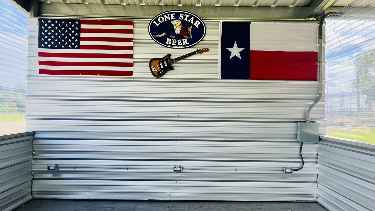 Hubcap - Santa Fe, Tx location opening soon within 2-3 weeks. Full bar, TV’s sports, outdoor patio, live music band stage #HubcapSantaFe #HubcapBurgers #HubcapBar