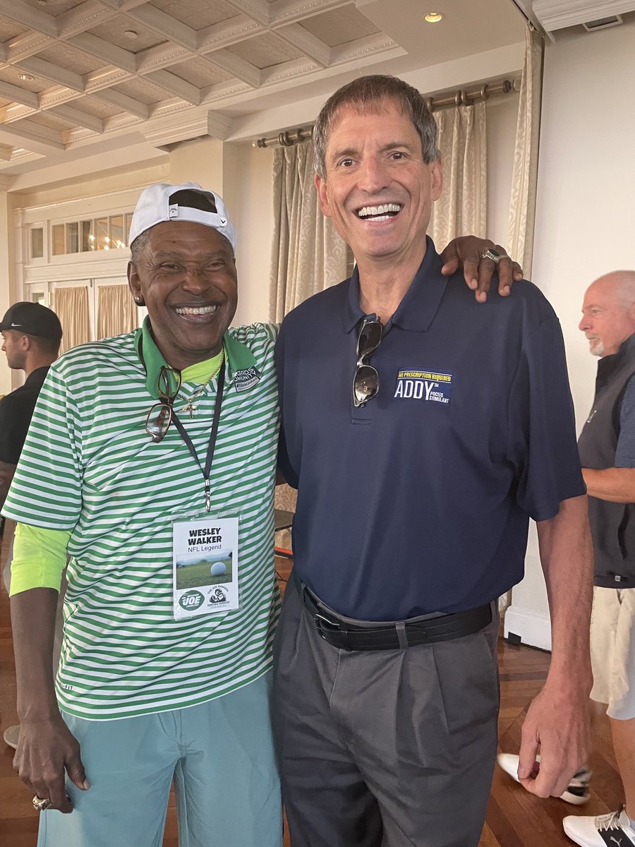 BernieKosarQB's tweet photo. It’s an Awesome NY Jets Charity Morning 🏈 #UMatter #JoeNamath #WesleyWalker #MartyLyons @nyjets https://t.co/a834Gs3FSU #DawgPound https://t.co/KUSnsB2pbC