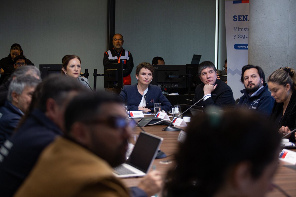 min_interior's tweet photo. Prevenir los incendios es una tarea de todos🔥

➡️En @Senapred se llevó a cabo el primer #COGRID (Comité Nacional para la Gestión del Riesgo de Desastres) en preparación a la temporada 2024-2025 de incendios forestales.

Algunas de las medidas formuladas son ⬇️ https://t.co/6UUCKoQnj2