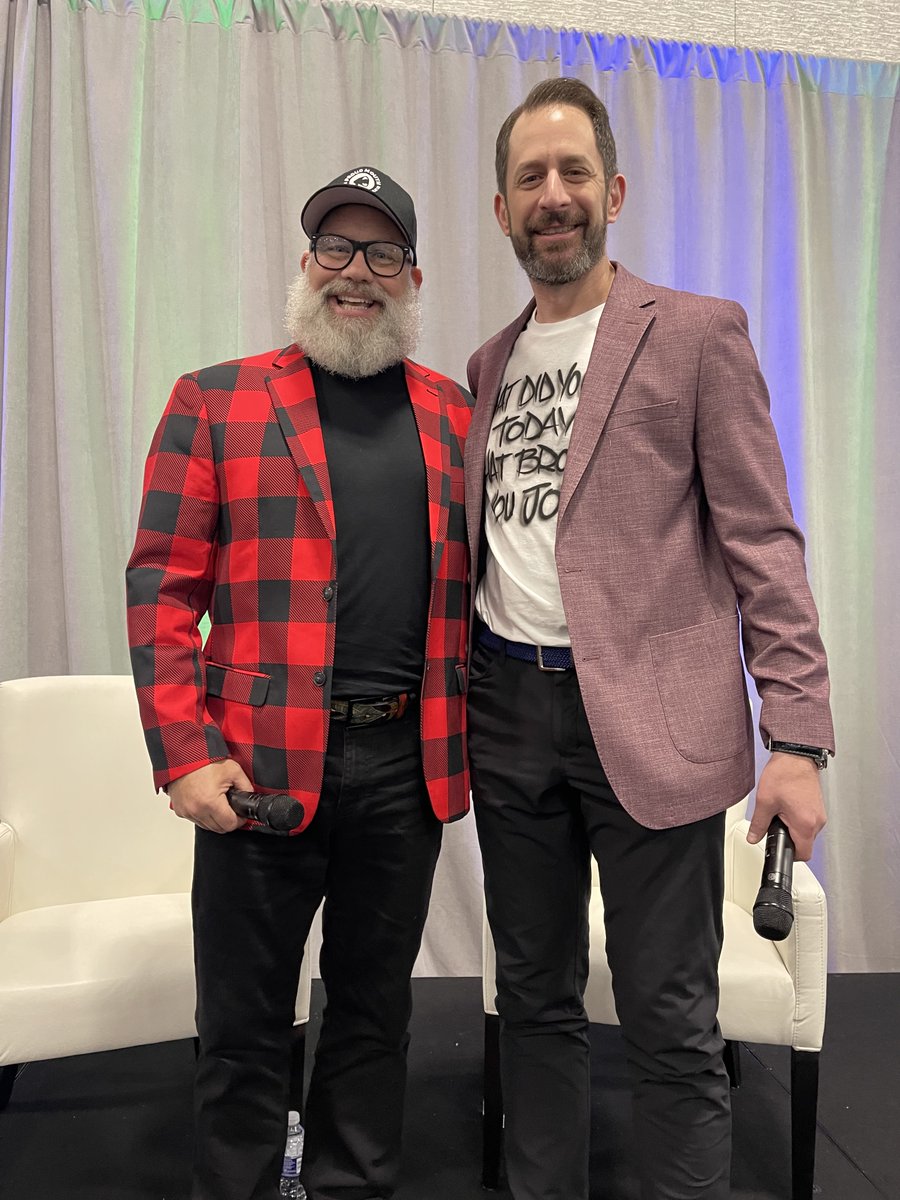 MattGPTHalloran's tweet image. There is no marketing “easy button” for advisors 🔴

There is no ONE solution. 

(Said with a smile, from the Podcast Stage at @CarsonGroupLLC #Excell 😃)

In our Powering Your Podcast interview, @Lawrence_Sprung  of @MitlinFinancial and I encouraged advisors to give their