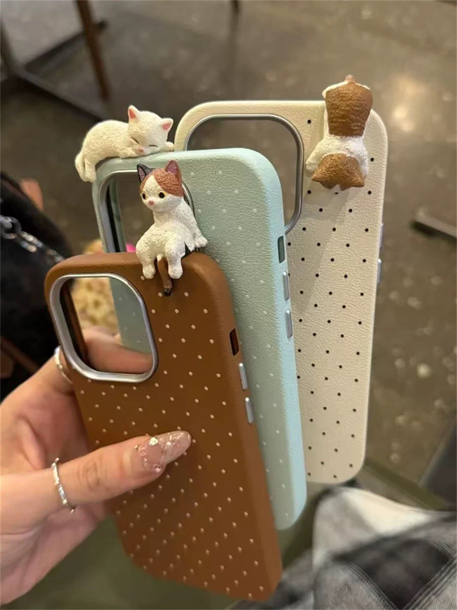 sasisbysi's tweet image. ไอ่น้องแมววว;—; แงงน่ารักเกินไปมากกมีแมวเกาะอยู่ที่ขอบเคสโทรศัพท์ด้วยย 159 บาทเต้าอั้นน🐈🌟