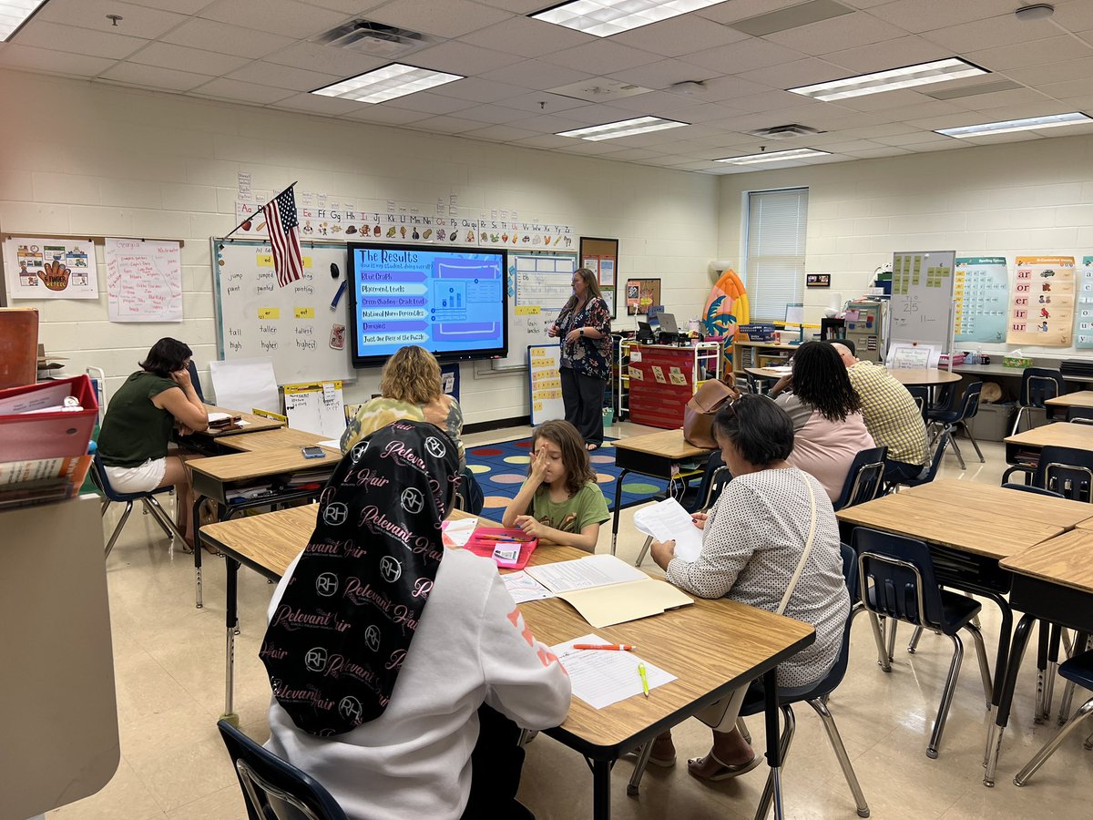 Lori Smith tweet media