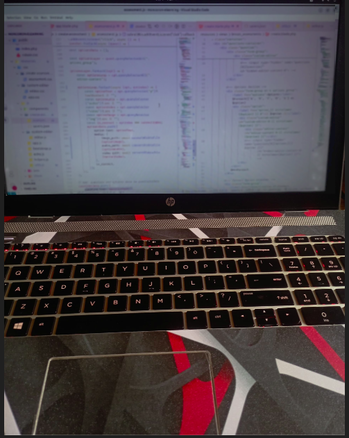 Switched to the white theme today ⚪💻. Feels so fresh! Anyone else using light mode? 🌞 #VSCode #WhiteTheme #programmerlife