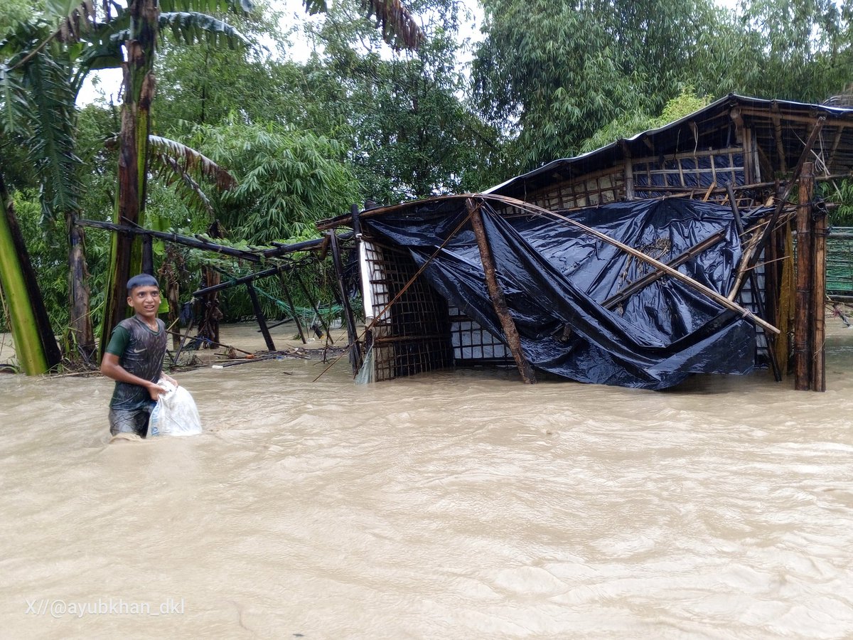 ayubkhan_dkl's tweet photo. Rohingya refugee camp in Cox's Bazar flooded due to heavy rain and strong wind.

#rohingya
#RefugeeStories
#Flood 

@ayub_dkl @ayubkhan_dkl https://t.co/0KM0S1OpmK
