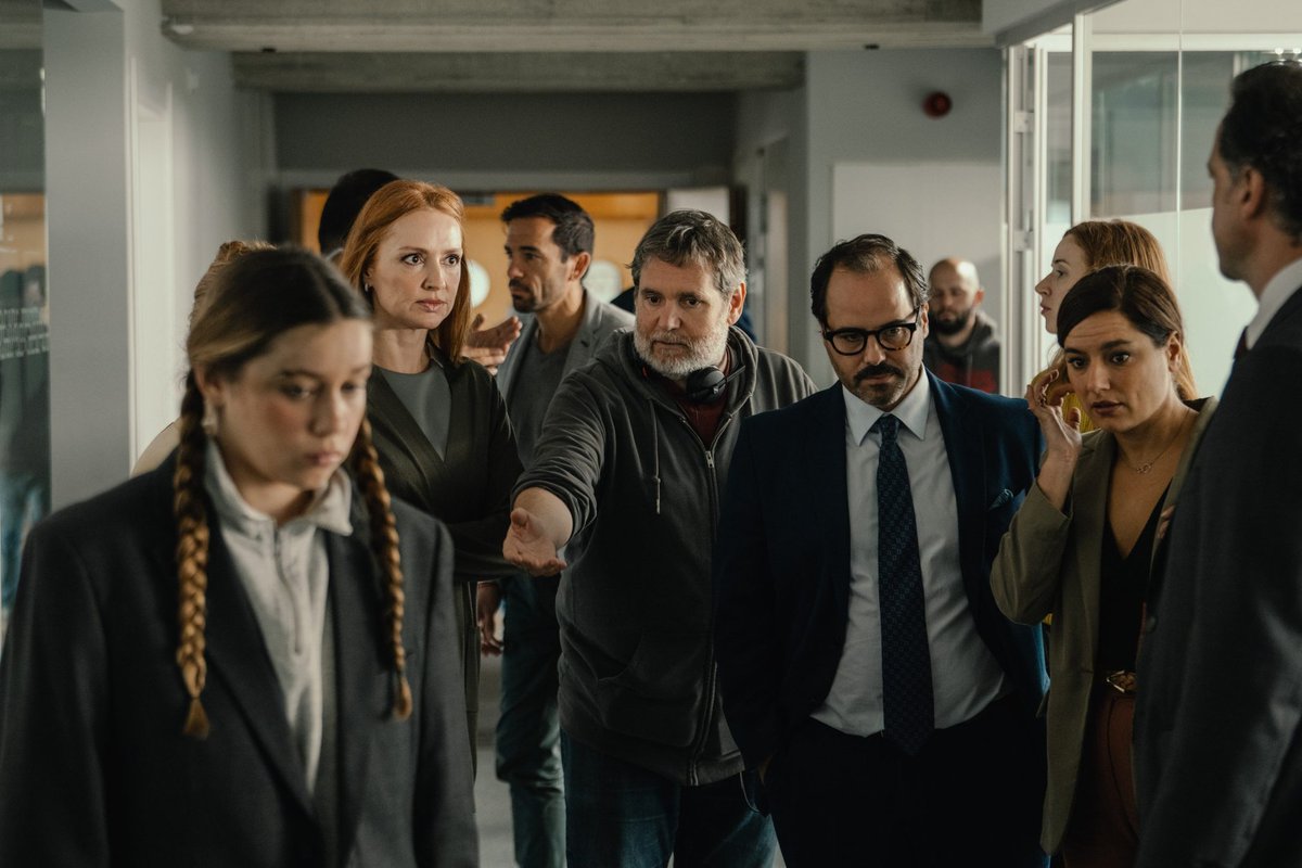 alteregoth's tweet photo. Hoy se estrena la tercera temporada de #RAPA la serie dirigida por @jorgecoira, con guion de #PepeCoira y que cuenta con un reparto increíble en el que el personaje de #EvaBarreiro resulta crucial🎥
Ya disponibles los dos primeros capítulos en @MovistarPlus‼️
#Rapa3
@Portocabo https://t.co/HBIoIczzXP