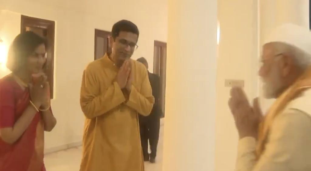 gkzhimomi's tweet image. Two minutes silence for those who cheered CJI DYC for his supposed neutral stance. Finally unmasked.