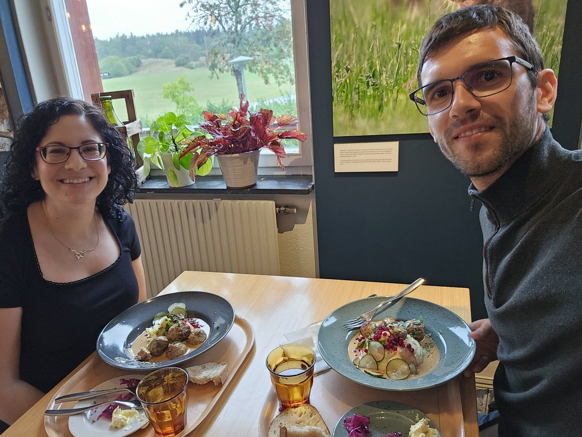 Miguel Rivero-Crespo (@mriverocrespo) on Twitter photo Yesterday we had a fantastic lecture by <a href="/Aromaticist/">Renana Poranne</a> in our department. Thanks Renana for dropping by! Yesterday we had a fantastic lecture by <a href="/Aromaticist/">Renana Poranne</a> in our department. Thanks Renana for dropping by!