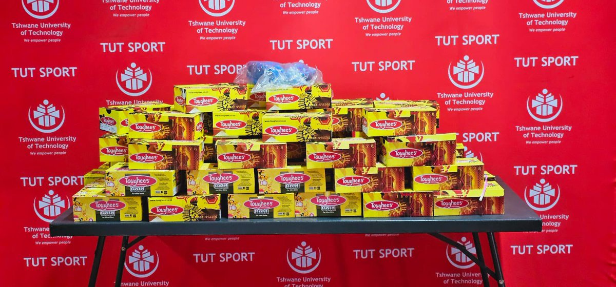 Sport_TUT's tweet photo. TUT HP Netball in partnership with Pretoria Campus Sport and Recreation office held a successful GBV&amp;F community outreach today at Laerskool General Beyers donating school shoes and netball balls to the amazing scholars.

#TUTNETBALL 
#HomeofChampions 
#FromGoodtoGreat 
#NotoGBV https://t.co/HFGpbTYRg6