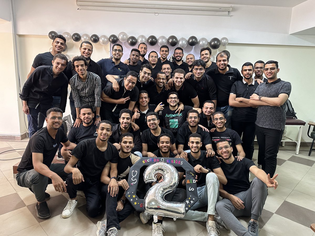 Ahmedhu35066698's tweet image. #section2
#men2inblack
#med60graduationvibes
#Med60InScrubs