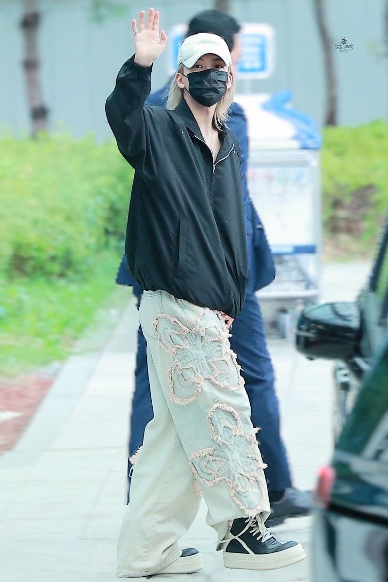 240912 GMP

원래 좋아하는 사람은
하염없이 기다리는 거야🪽

#정한 #윤정한 #JEONGHAN #ジョンハン 
#세븐틴  #SEVENTEEN