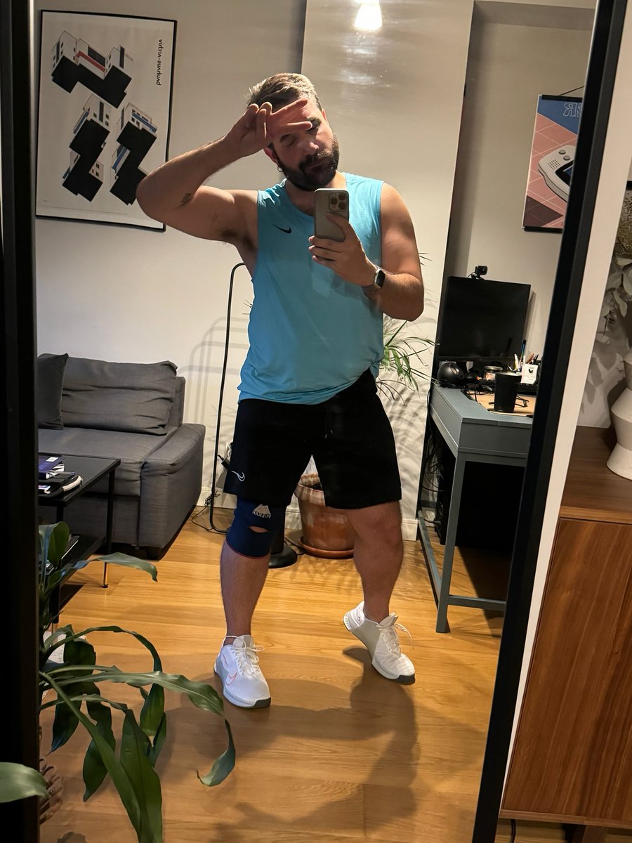 Ya haciendo el
Countdown para ser una maldita lisiada por un tiempo. 🦵🏼