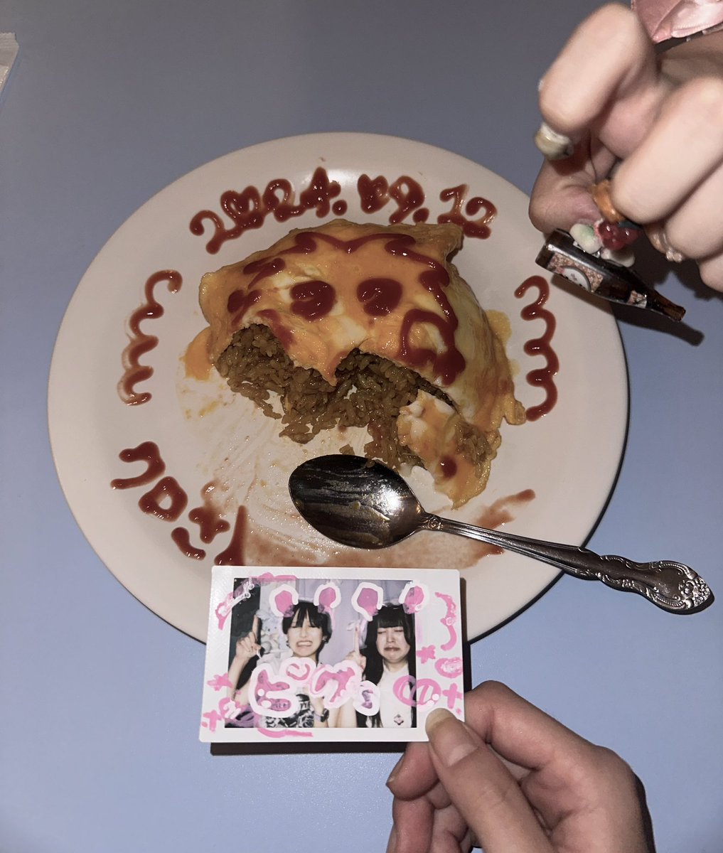 vanilla_guildla's tweet photo. ひめさんがクリボー描いて下さりました。
残骸で申し訳ございません。
#RABBITCASTLE
#チェキ飯 https://t.co/sRWc0xDOcz