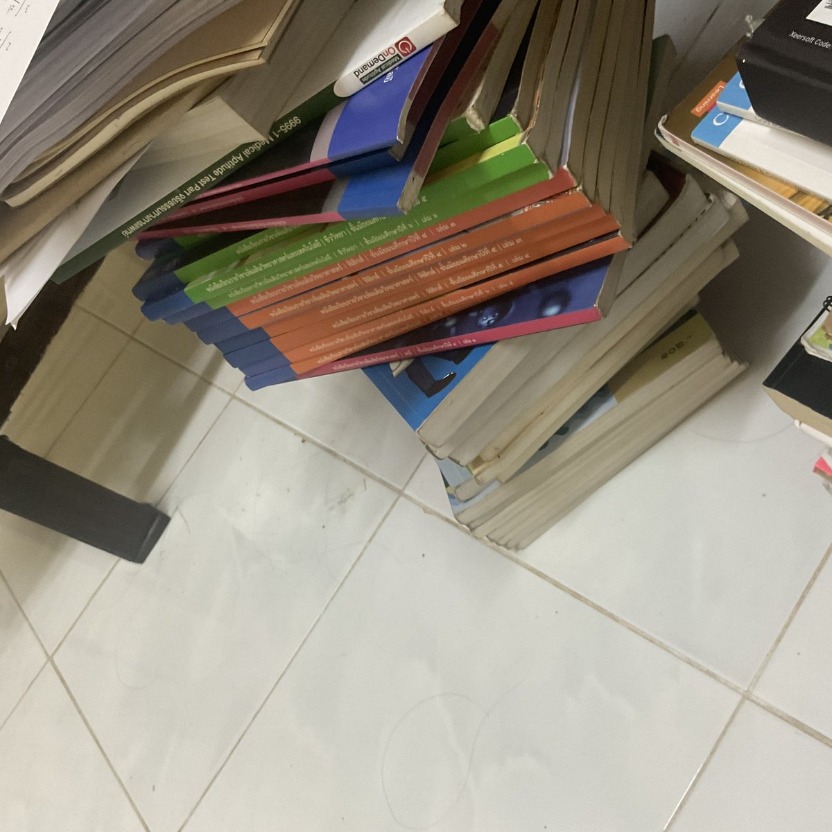 sunflowerbmtn's tweet photo. ส่งต่อหนังสือเตรียมสอบค่ะ สอบติดแล้วพึ่งมีเวลากลับมาเคลียร์เยอะมาก เน้นหมดค่ะ ขายถูกๆ ส่งต่อให้รุ่นน้อง ค่าส่งตามจริง 🥹
#dek68 #dek69 #dek70 #Alevel68 #เด็กซิ่ว https://t.co/h12ehdanxi