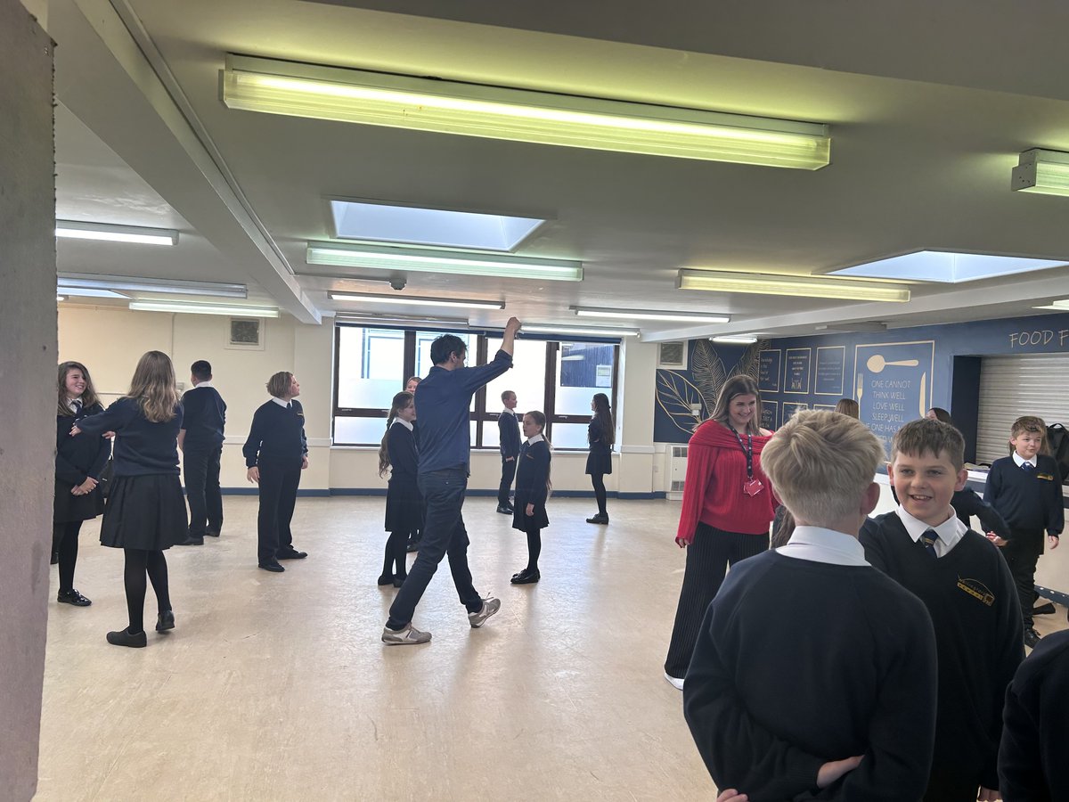 wallingford4140's tweet photo. Our Year 7s had a fantastic workshop this morning on 'A Midsummer Night’s Dream' as part of the Merry Wanderers transition project for English.
#ws_year7 #ws_english #ws_transition #wearewallingfordschool #ableandqualified https://t.co/d1qEXSuIWH