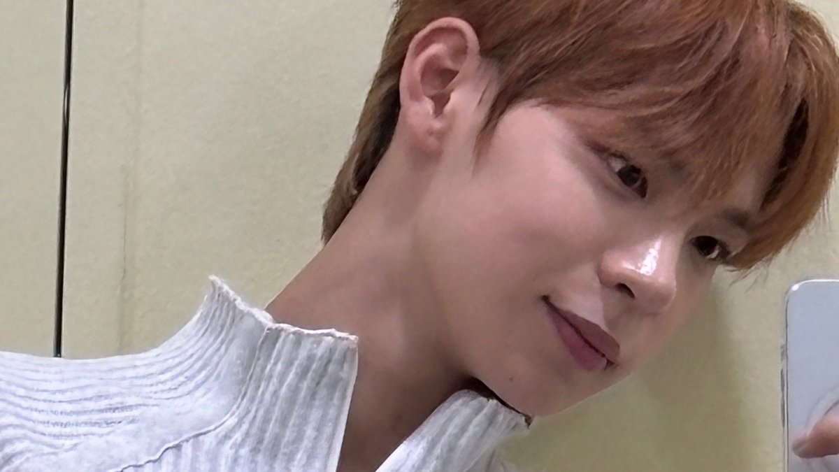 y2bungee's tweet photo. debe ser parte de mi hobby tomarme mil fotos en el medio de un #𝔇ys𝕥o𝚙𝕚a通往·𝔘𝕥o𝚙𝕚a sabiendo que el mundo se puede acabar en cualquier momento puedo tener la esperanza de estar más que presente en #𝔖𝕥a𝐫軽い·𝐶o͞me𝔅äck.

𐅛𝅦⃢  ᅠ' ᅠ𝚜uթྀǝ̤𝚛 이끌림 ✿ 𝐤yི۪lǝ https://t.co/pvlEJHQhqW