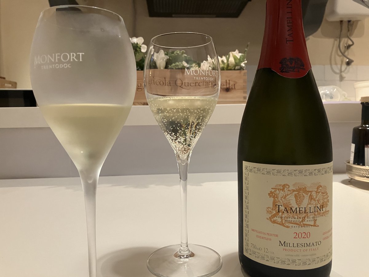 CarmineMedea's tweet photo. ソアーヴェ地区のヴィンテージスパークリングワインは美味しいです。
とてもエレガントで飲みやすい。🥂 https://t.co/I9qxf1IHBX