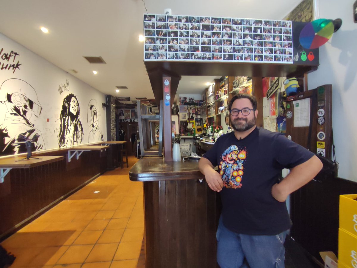 charrytv's tweet photo. Hasta siempre, Long Play: Frasco cerró definitivamente las puertas del “refugio de los rockeros y alternativos” de Ronda el pasado fin de semana. 
https://t.co/EZgw6U4Oec https://t.co/I0NudExQRr