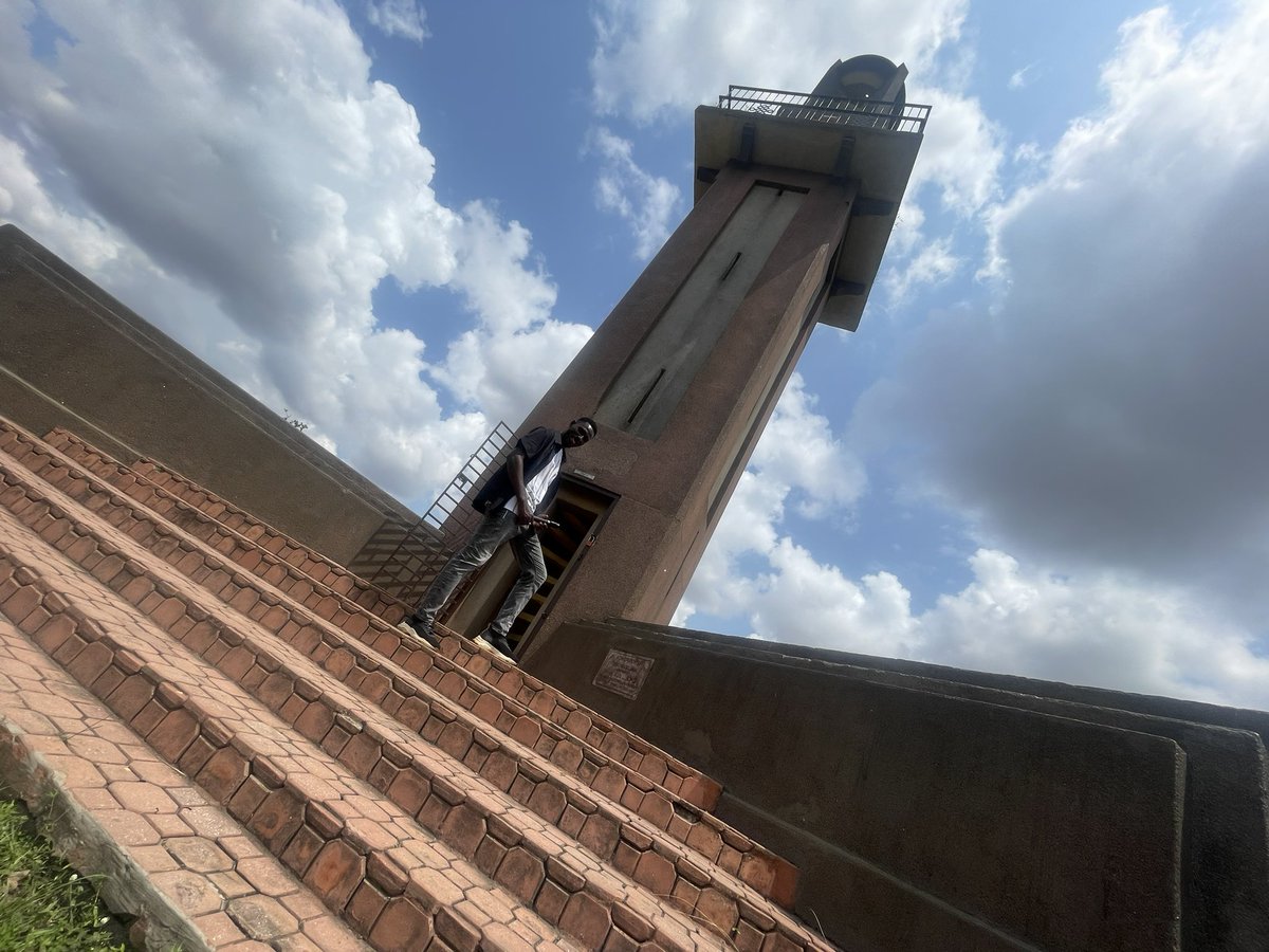 lollypeezle's tweet photo. We left Ilaji resort and headed straight to Bowers Tower in Oke Are. I kept following Google map. It suggested a sharp road to me and we drove until the end of the road then it occurred to us that we have to trek a bush path. The app was a dunce. We had to drive back to where we started and retrace our steps. Last last we drove up the hill through a bad road and straight into Bowers Tower. I doubt anyone will know that’s a tourism center. No buzz and bad road. We paid 1k each and jumped in. Nothing to do here than climb tower, take pictures and go. We did just that. Ibadan is a beautiful place from the top of that Tower. I nearly saw Lagos from the tower. We were on top looking down on everyone just as Liverpool did on the EPL table in 2020. We took pictures, videos and bounced. Rating - 6/10