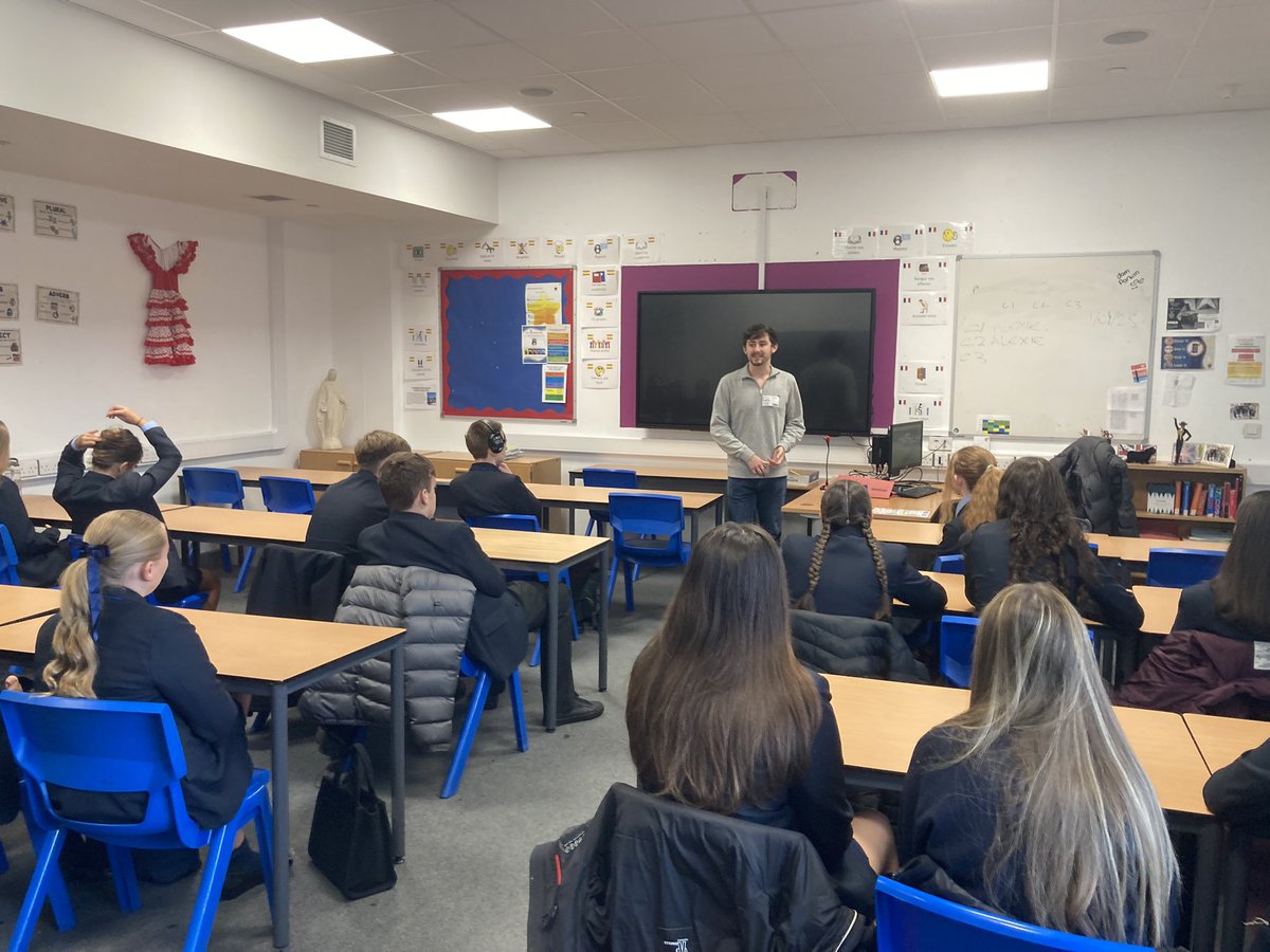 Today we welcomed Aiden Dillon, a former pupil,  who is studying languages at Oxford University. Thank you for sharing your learning journey with our students and the opportunities language learning have given you. <a href="/DLS_StHelens/">DeLaSalleOfficial</a> <a href="/UniofOxford/">University of Oxford</a> #Languages #Careers