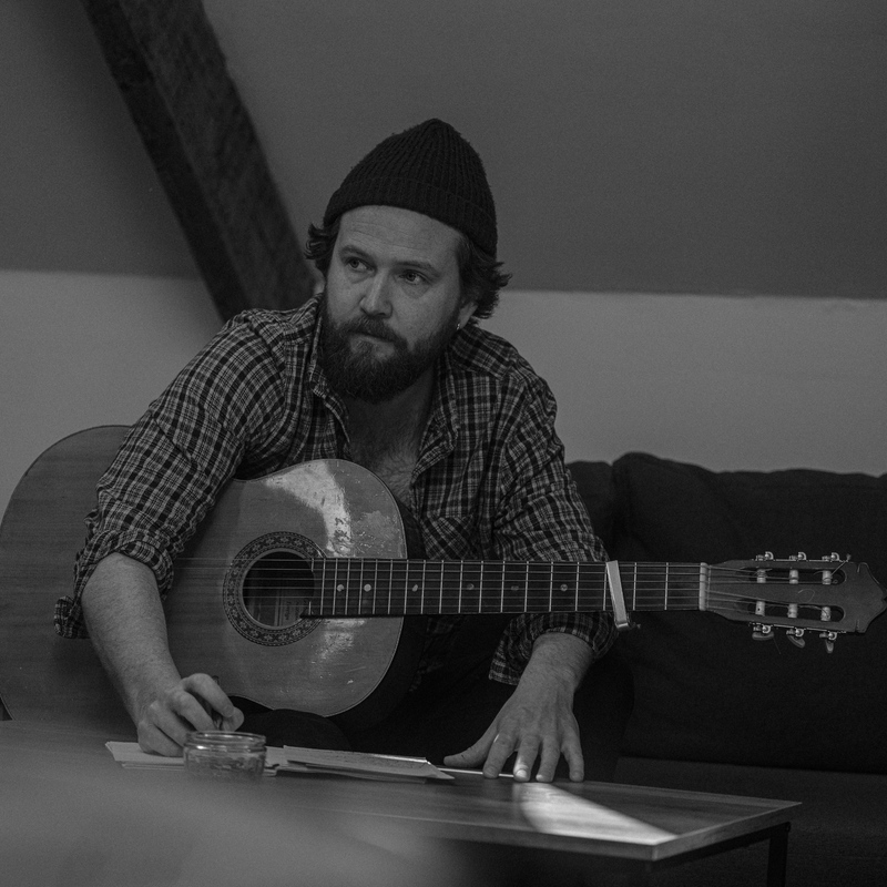 INTERVIEW: Laura Rosierse discovers how North East songwriter <a href="/RenLawton/">Ren Lawton</a> drew inspiration from his uncle’s poetry to create his masterful new EP
👉 narcmagazine.com/interview-ren-…