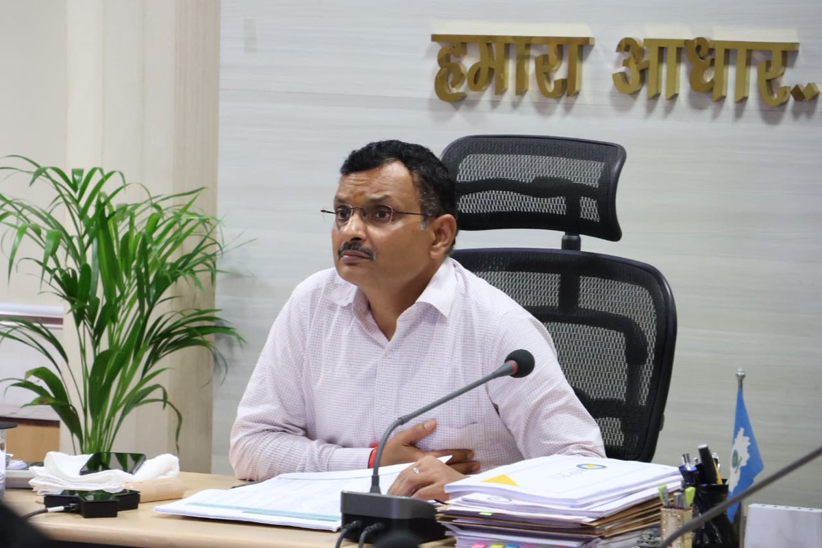 BiharEnergy's tweet photo. Today, Shri Pankaj Kumar Pal, IAS, CMD, #BSPHCL, chaired a review meeting of the Power Management Cell (PMC). The PMC oversees the continuous procurement of power for #NBPDCL and #SBPDCL, ensuring uninterrupted electricity supply to the consumers.

इस दौरान PMC के सभी वरीय अधिकारी उपस्थित रहे।