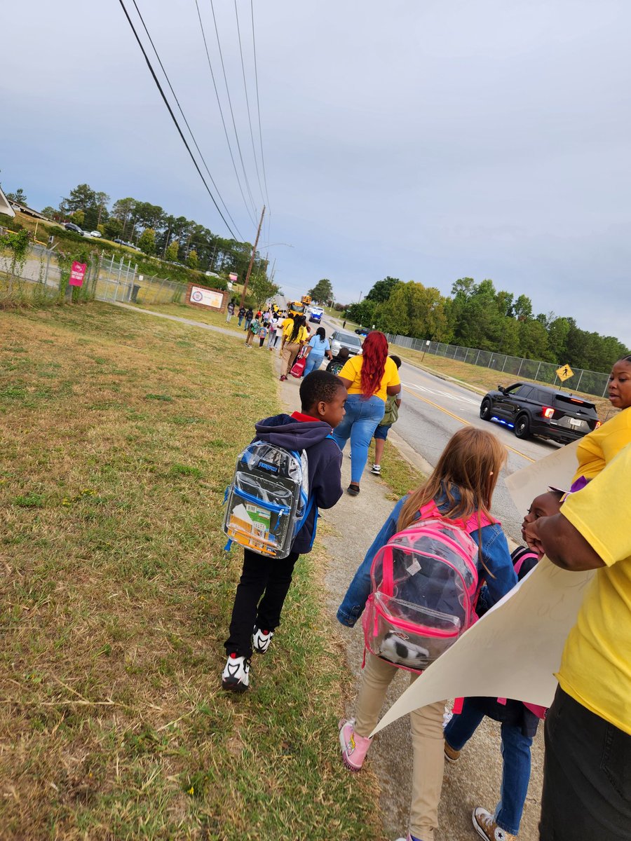 KLJ122018's tweet photo. Hartley Elementary walked with the students to school to ensure their safety. 
#Built4Bibb
#Built2Support https://t.co/upr26WjziZ