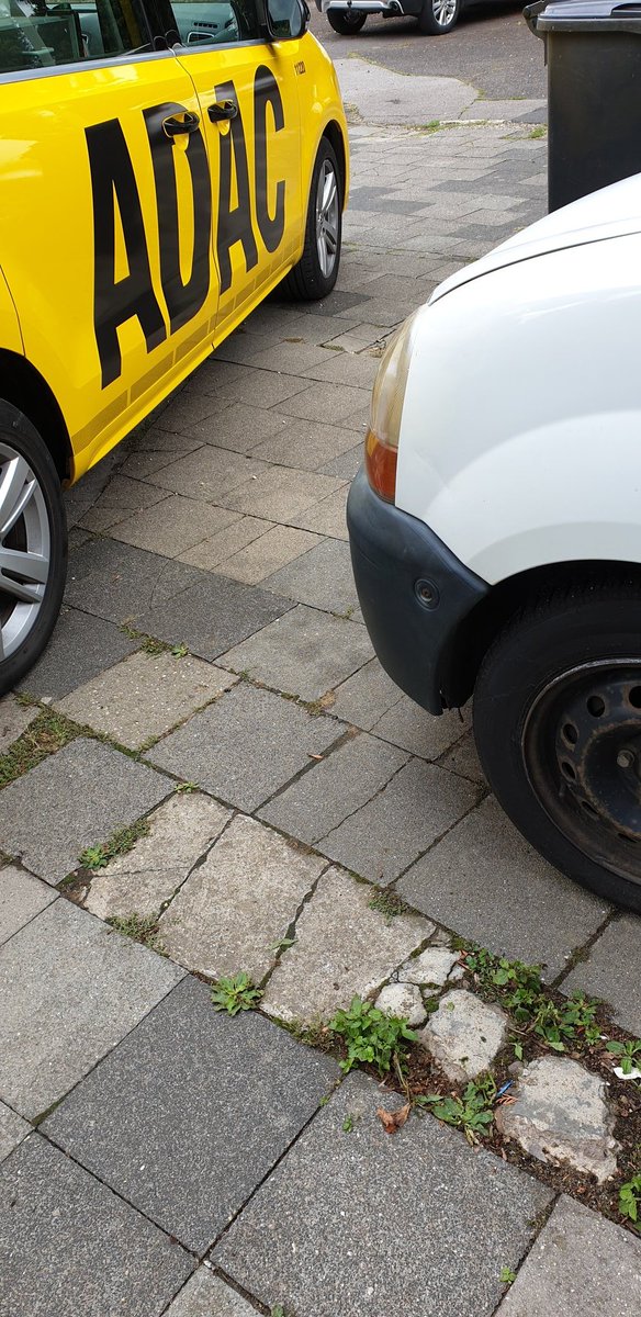 irisimchaos's tweet image. #Batmobil und #ADAC  Best Friends