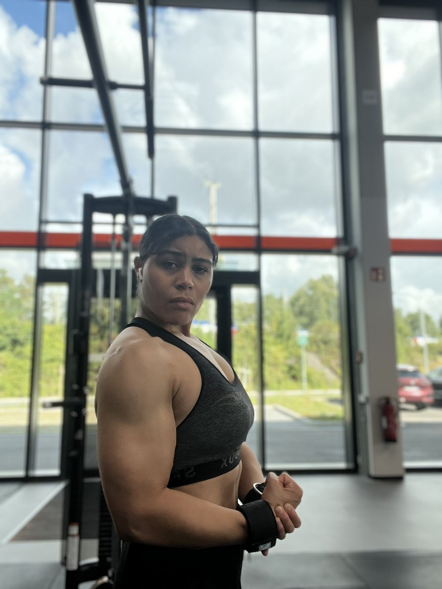 putellasedition's tweet photo. 🏋️♀️🥺
#wootd #workoutoftheday
#babygains #cantlift #broccolli #workout https://t.co/ycKVPEZBj9