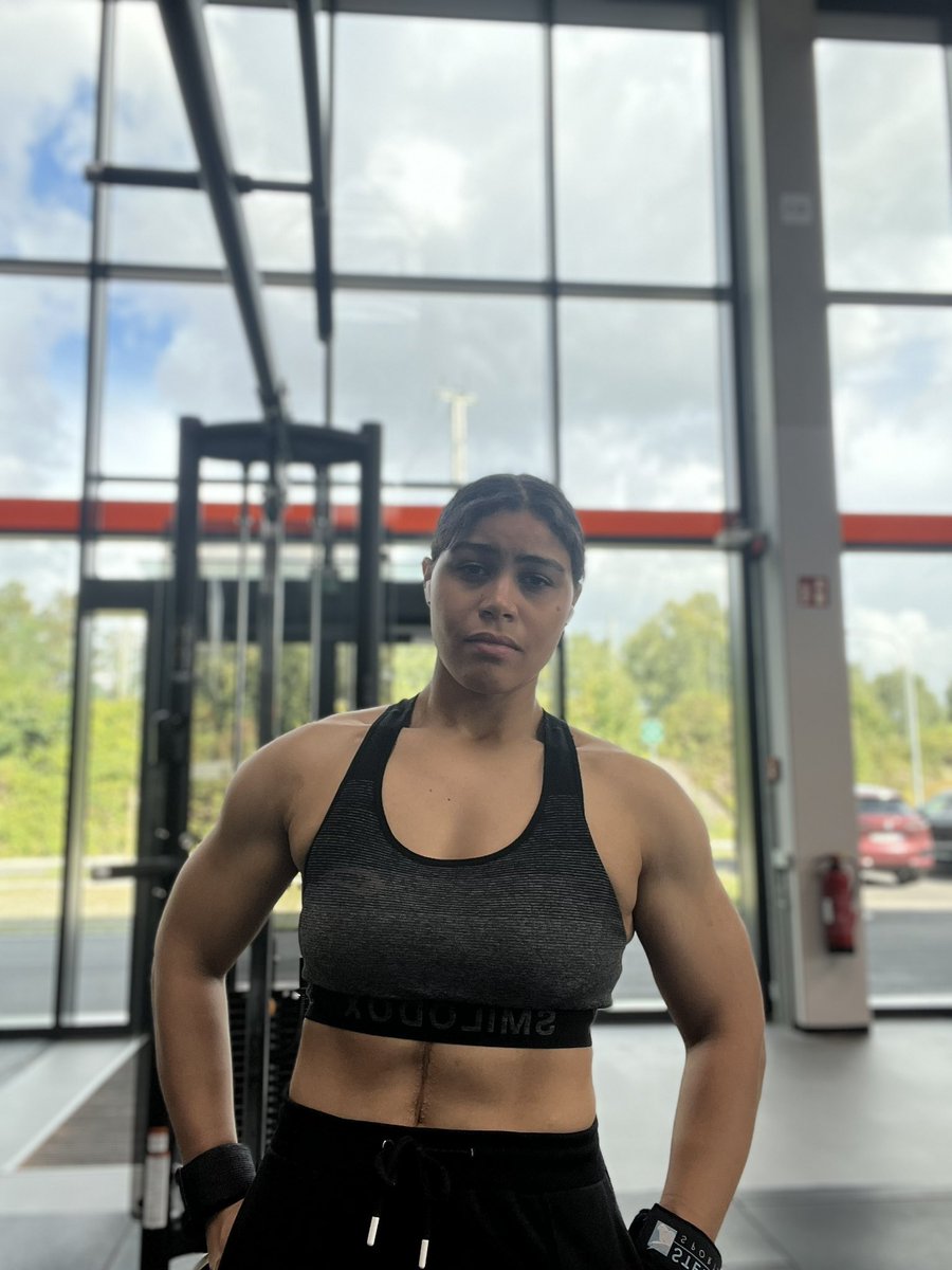putellasedition's tweet photo. 🏋️♀️🥺
#wootd #workoutoftheday
#babygains #cantlift #broccolli #workout https://t.co/ycKVPEZBj9