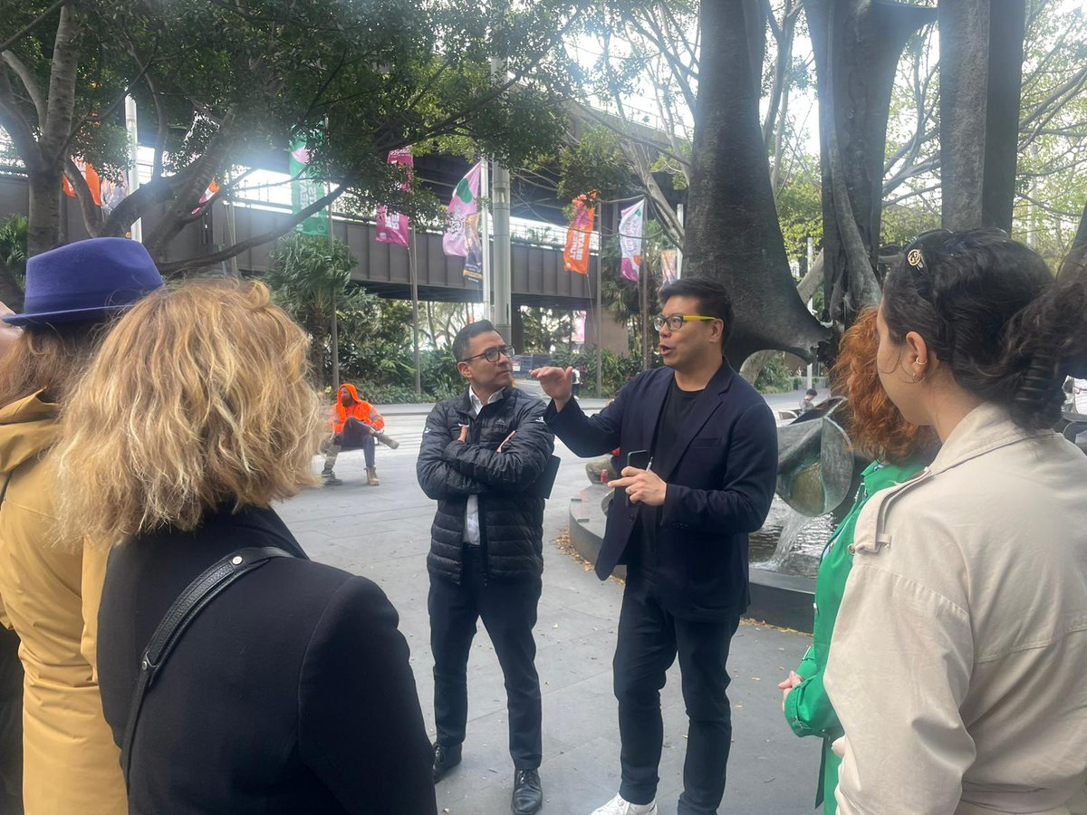ivanip80's tweet photo. Before we jumped onto the new Metro to North Sydney ...
#ctbuhwalks https://t.co/nCxcv1wrLX