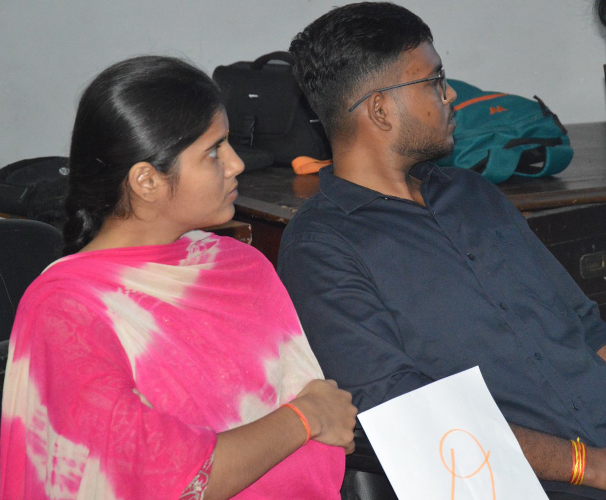 AppliedEconLU's tweet photo. Day 3 #PreConvocationWeek2024..... Quiz Competition ✨
@dswlkouniv @lkouniv @profalokkumar @_archanasingh https://t.co/pzB9KWjApZ