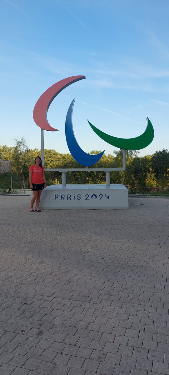 While Rhys Darbey was starring at his maiden #ParalympicGames, another member of the Swim Wales family was playing a crucial role behind the scenes. 💦

Verity Cook made her debut in Paris as a Team Manager for <a href="/Aquatics_GB/">Aquatics GB</a> &amp; <a href="/ParalympicsGB/">ParalympicsGB</a>! Llongyfarchiadau, Verity!💙