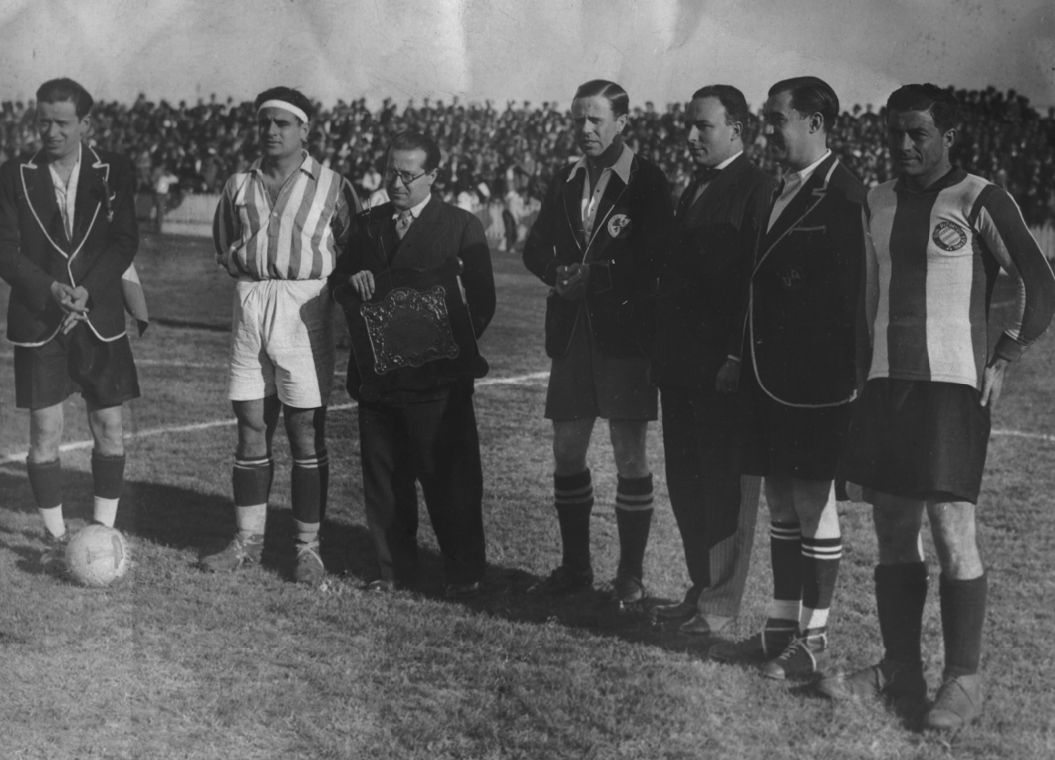 AToMexhibition's tweet photo. 🌟Immersed in the vibrant Sevillian life, his integration into the city was so profound that in 1932 he found himself in an unexpected role: 

⚽️He was elected president of Real Betis Balompié @realbetisbalompie, the famous Sevillian football club🟢⚪

📷Mantecón iat the Stadium https://t.co/bzw16mbW2Q
