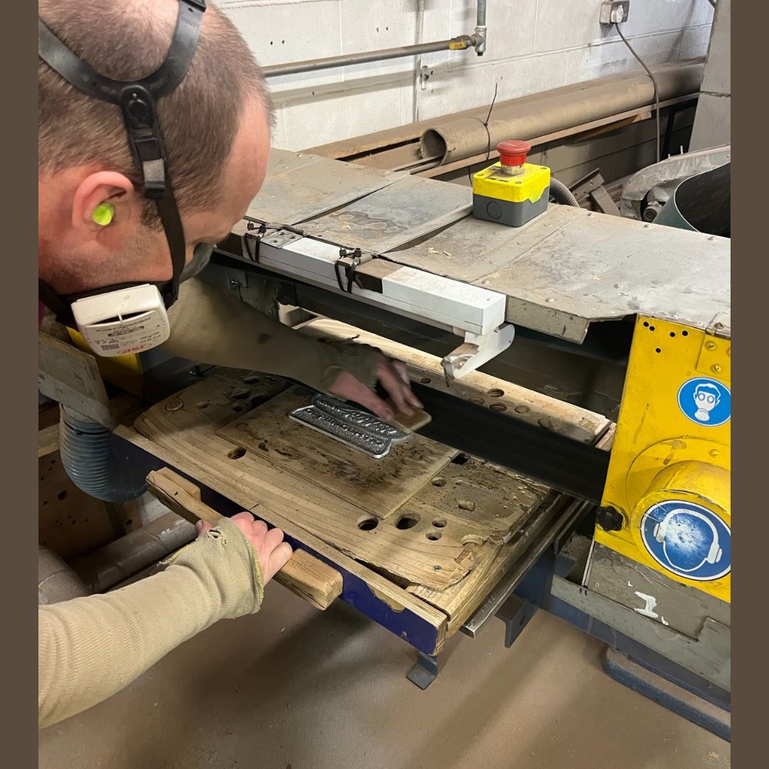 Eric hard at work this morning getting some Land Rover plates ready to go!! #LandRover #CASTING #FOUNDRY #falonnameplates