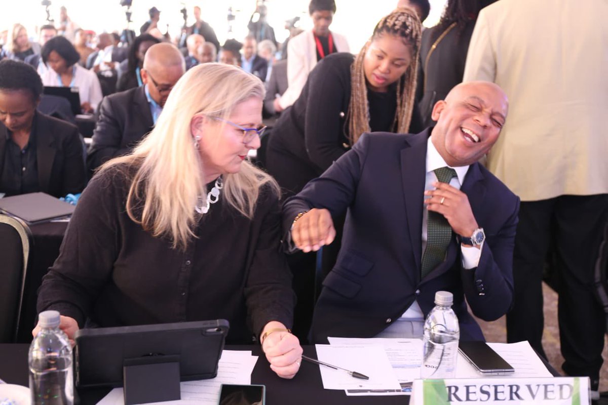 DOEE_ZA's tweet image. Minister of Energy and Electricity Dr. Kgosientsho Ramokgopa arrives at the Nuclear Seminar hosted by the Ministry of Energy and Electricity, in Irene, Tshwane.

#NuclearSeminarSA 🇿🇦
#BetterAfricaBetterWorld 🌍