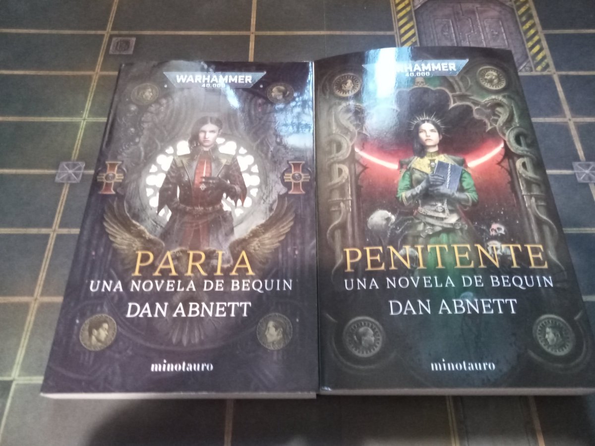 Jmvllm's tweet photo. Empezando a leer esta serie, Paria me está encantando. https://t.co/gntdFqd3qr