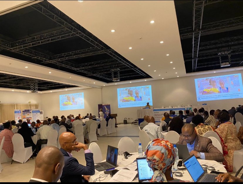 Hier, lors de la réunion du PEV  à #Kinshasa,  les discussions ont porté sur l'intégration du genre dans les programmes VPD, la surveillance de la rougeole et les progrès de l'éradication de la polio. #PEV #vaccine #Santépublique