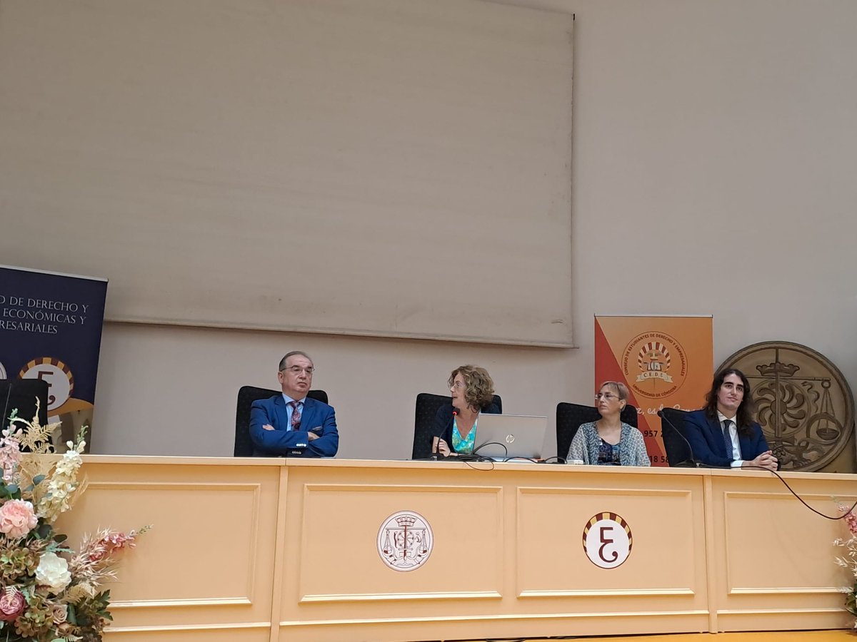 Derecho y CCEE y EE tweet media