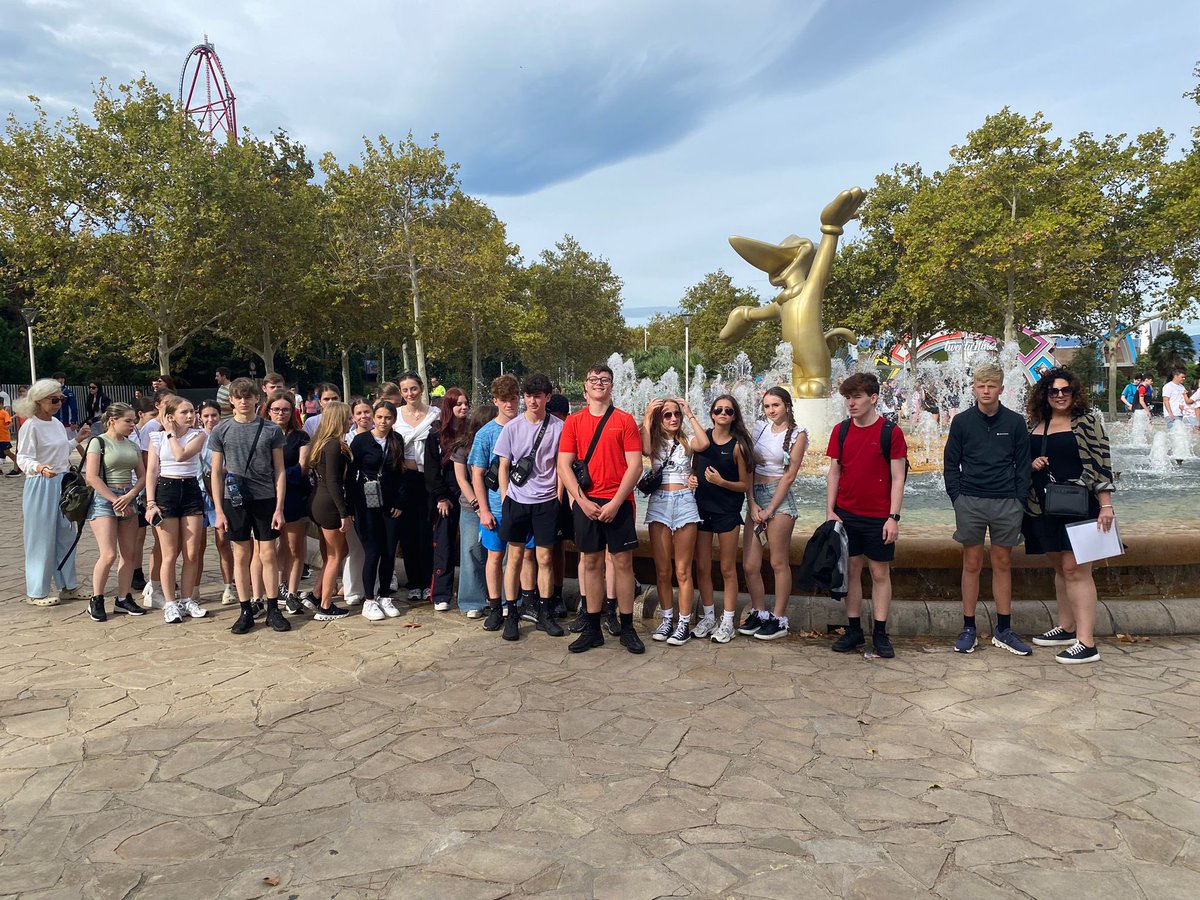 dlsmfl's tweet photo. Día dos. PortAventura @DLS_StHelens @Portaventura_ES https://t.co/vtw3xPWHJs