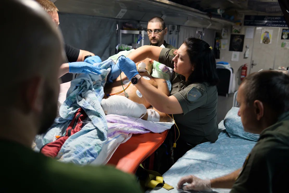 cnnipr's tweet photo. .@amanpour was able to speak to the people who help keep the train, and its unique lifesaving services, running, as well as the soldiers traveling from the frontlines.

The report contains stunning photography by @IvanaKottasova 👇 https://t.co/pO5Z4cx8nx