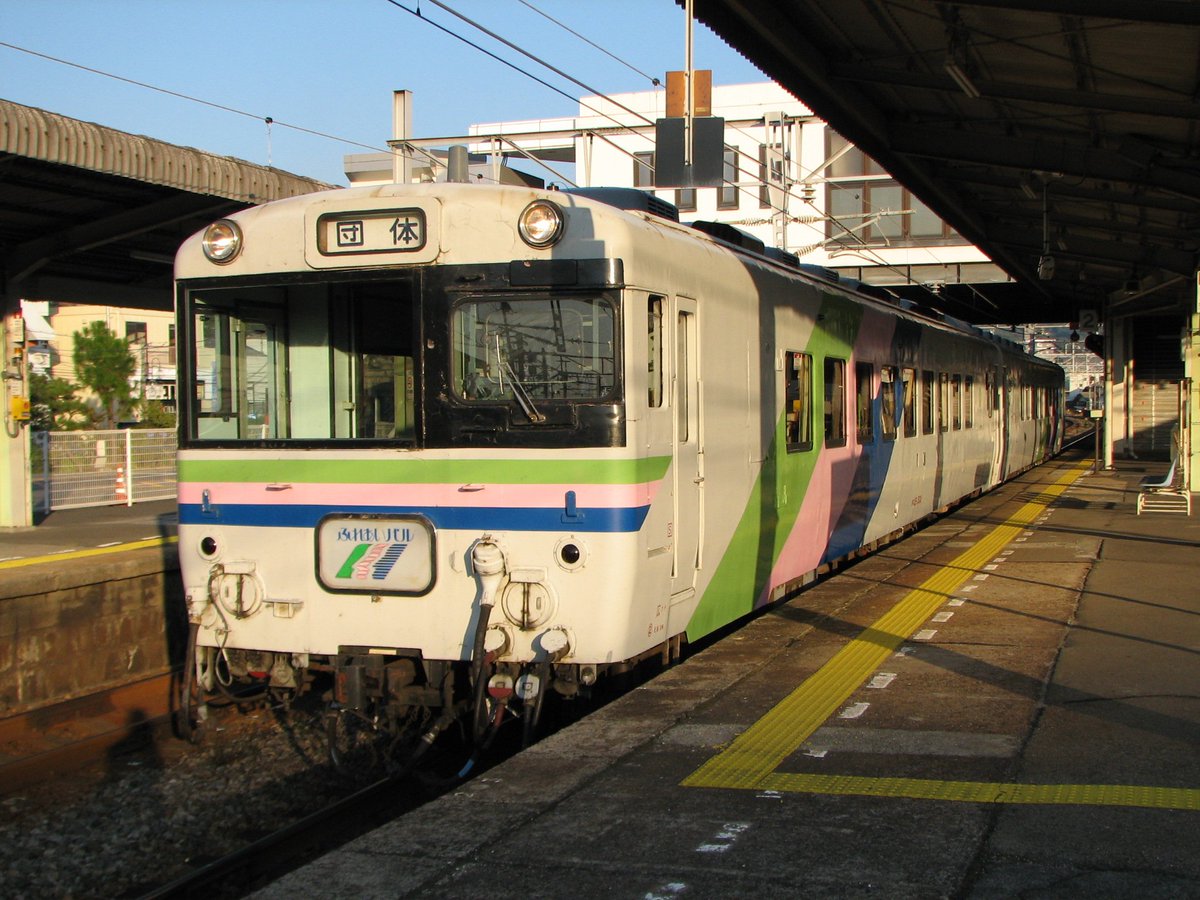 aoirokokikuruma's tweet image. #持っている気動車の写真を貼るべし  ジョイフルトレイン「ふれあいパル」各地を巡ったパルの車体は満身創痍でした。この１週間後の
2007年10月28日 引退を迎えました。