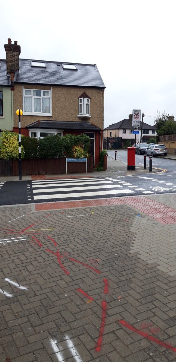 chris_barnham's tweet image. It took a while, but it&apos;s great to have the much-needed crossing for @Prendergast_PLS. 😁

Lots of people helped get it done, but special thanks to @LouiseKrupski for all her help.