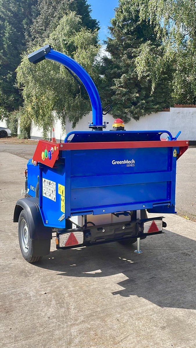 GreenMechUK's tweet image. Bespoke Blue &amp;amp; Black #EVO165D heading out to @tnstractors 

You can find out more information on the 165D here:👇
greenmech.co.uk/products/evo-1…

#woodchipper #evoseries #greenmech #TNS #thurlownunnstanden #arborist