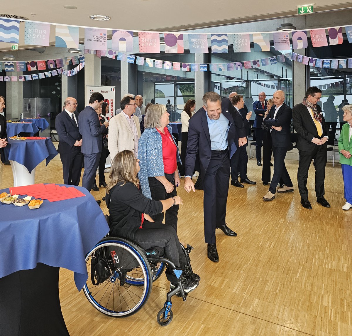 FRauLuxembourg's tweet photo. Merci à Katrin Kohl, l’une des deux porte-drapeaux de la délégation luxembourgeoise 🇱🇺 aux Jeux Paralympiques, pour sa présence ! 🙏 https://t.co/5Z04Kh9ZuR