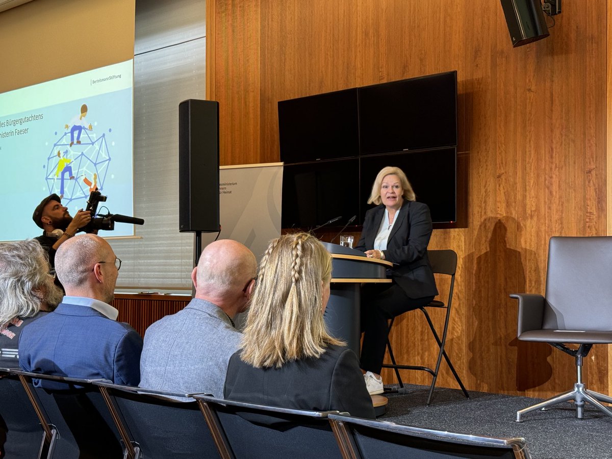 Abschluss des #ForumGegenFakes der ⁦<a href="/BertelsmannSt/">Bertelsmann Stiftung</a>⁩ im ⁦<a href="/BMI_Bund/">Bundesministerium des Innern</a>,⁩ bei dem <a href="/tonline/">t-online</a> Medienpartner war. ⁦<a href="/NancyFaeser/">Nancy Faeser</a>⁩ warnt vor #Doppelgänger-Kampagne des Kremls: „Die Folgen sind verheerend, für jeden einzelnen, für die #Demokratie als Ganzes.“