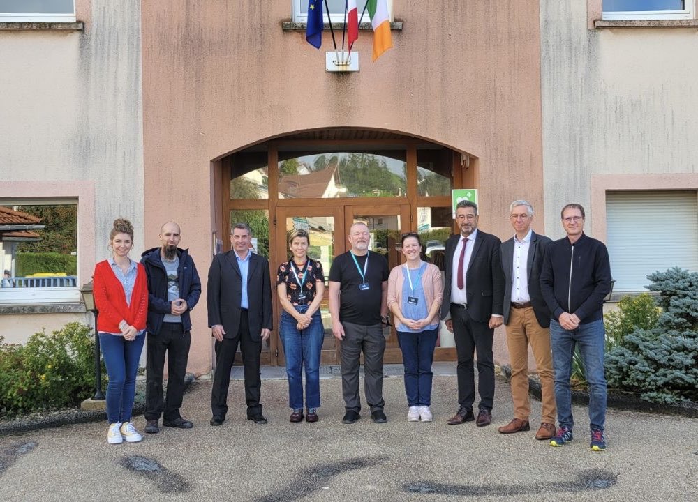 En ce début d’année scolaire les projets et partenariats reprennent à grand rythme : accueil de nos partenaires irlandais 🇮🇪 de Cork pour la filière bijouterie. Bienvenue, nous sommes heureux de continuer la collaboration et les échanges ! ⁦<a href="/drareicbfc/">Relations Internationales Région académique BFC</a>⁩