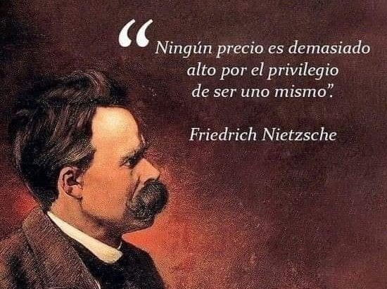 Frase Nietzsche vía <a href="/dianiscavazos/">Diana</a>