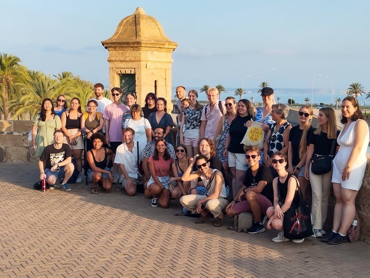 #XarxaLlull

Avui diem adeu a la trentena d'estudiants d'Alemanya, Brasil, Canadà, França, EUA, Espanya, Itàlia, Mèxic, Regne Unit, República Txeca, Països Baixos i Polònia que han participat en l'Estada lingüística a les Illes Balears.

A reveure!👋