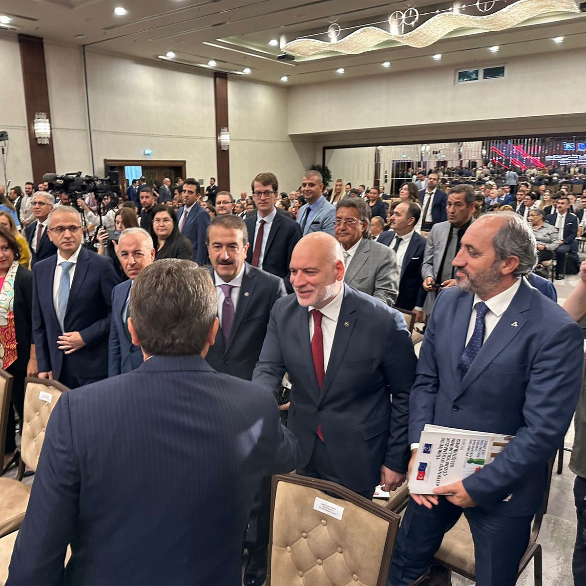 ankara2barosu's tweet photo. Türkiye’de Alternatif Uyuşmazlık Çözüm Yollarının Geliştirilmesi Avrupa Birliği-Avrupa Konseyi Ortak Projesi Kapanış Konferansı’na Baro Başkanımız Av. Sabri HAFİF ve Başkan Yardımcımız Av. Handan KURT katılım sağladı.
#ankara2nolubarosu https://t.co/faTztdU0rz