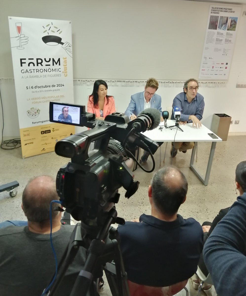 comunicacat's tweet photo. 🍴Presentat a #Figueres el Fòrum Gastronòmic Ciutat, que tindrà lloc el cap de setmana del 5 i 6 d'octubre amb l'objectiu de reivindicar la cuina de l'#Empordà
🍷Presentarà un programa amb demostracions culinàries, tasts, sessions gastronòmiques i concursos
#clientcomunica https://t.co/DL9uyFVjkq